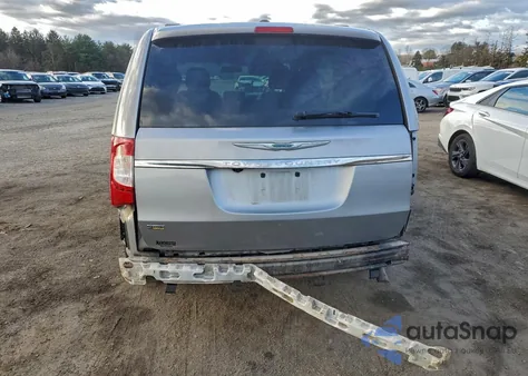 2016 Chrysler Town & Country Touring z USA, uszkodzony, nr VIN 2C4RC1BG3GR148836